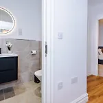 The Urban Hub - Leeds, Close To Station *