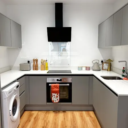 Апартаменти The Urban Hub - Leeds, Close To Station *