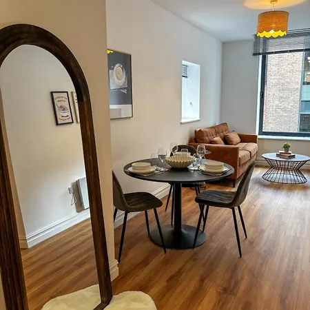 The Urban Hub - Leeds, Close To Station *