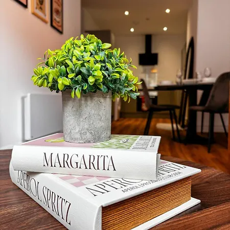 The Urban Hub - Leeds, Close To Station Апартаменти *