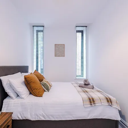 The Urban Hub - 2 Bed Apartment By Leeds Station Apartment